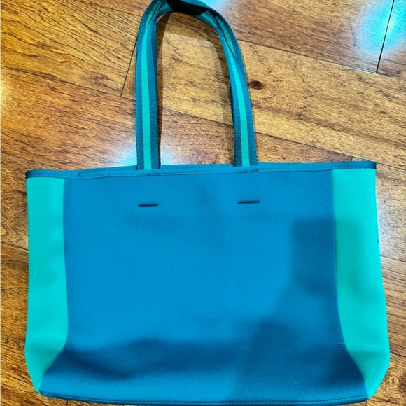 Summersalt The Perfect Beach Tote Neoprene Bag Carryall FAB FIT Green OS - Picture 1 of 5